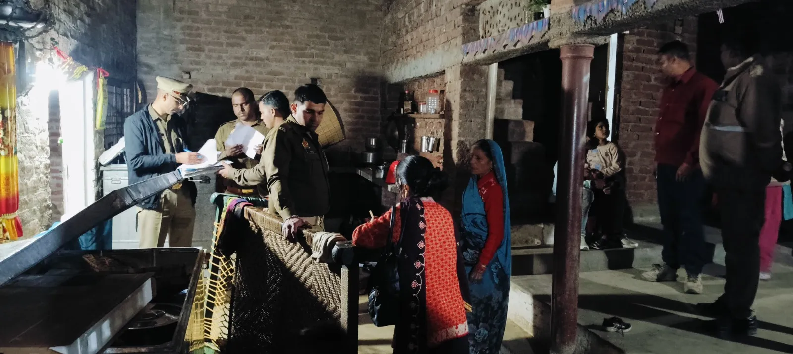 शाहजहांपुर: शादी में गया था परिवार, चोरों ने कर दी सोने-चांदी के जेवर समेत नकदी पार 