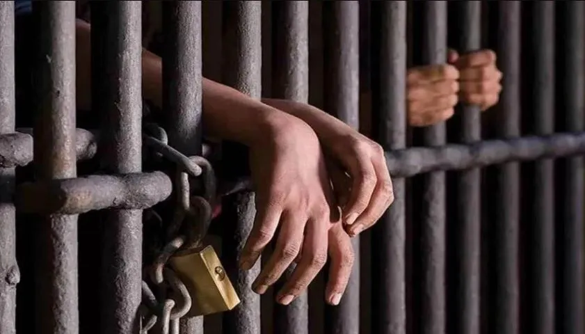 बरेली: दस साल की बेटी की हत्या करने वाले पिता समेत सौतेली मां और बुआ को आजीवन कारावास