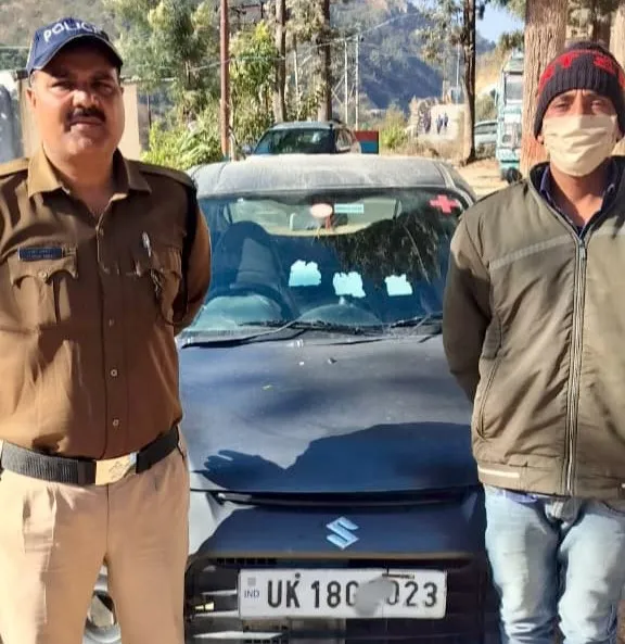 नशे में दौड़ा रहा था कार, ऐसे हुआ गिऱफ्तार 