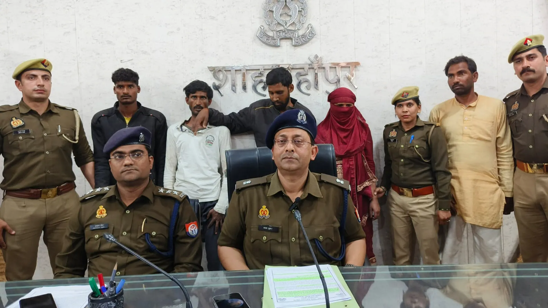 शाहजहांपुर: दो लोगों से लूट हुई का खुलासा, गिरोह सरगना की प्रेमिका समेत पांच गिरफ्तार