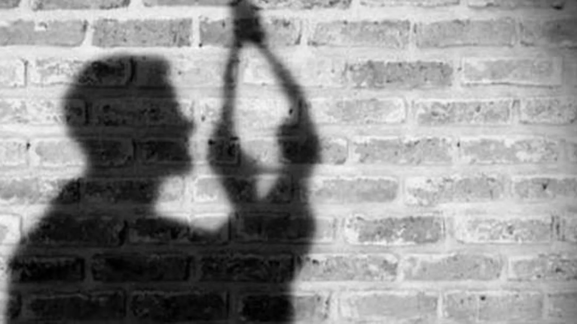 रामपुर : मायके से नहीं आई पत्नी तो पति ने दी जान, परिजनों में मची चीख पुकार