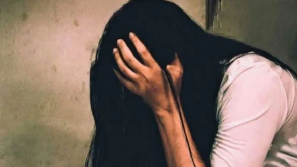 बरेली: खुद को डॉक्टर बताकर युवती को घर ले गया सफाई कर्मचारी, फिर करने लगा छेड़छाड़, FIR