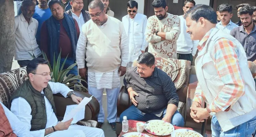 पीलीभीत: मंत्री जी! पूरनपुर से सुबह आठ से नौ बजे के बीच चलवा दीजिए ट्रेन, दैनिक यात्री हैं बहुत परेशान