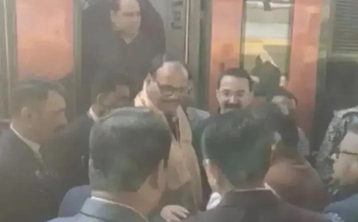 धार्मिक यात्रा पर निकले डिप्टी सीएम बृजेश पाठक....बरेली में स्वागत, कैंची धाम के करेंगे दर्शन