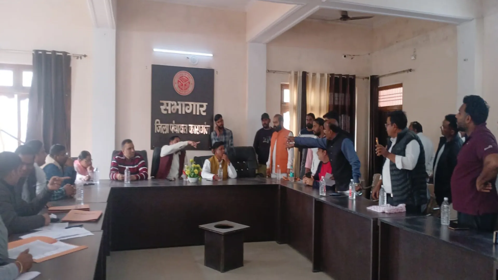 कासगंज: सात दुकानों की लगी खुली बोली, चहेते आवेदनकर्ताओं को लाभ देने का आरोप