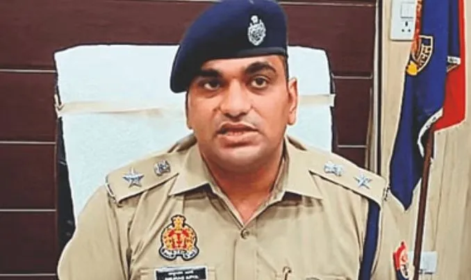 Bareilly: SSP अनुराग आर्य ने दौड़ाई तबादला एक्सप्रेस, 26 दरोगाओं को किया इधर से उधर