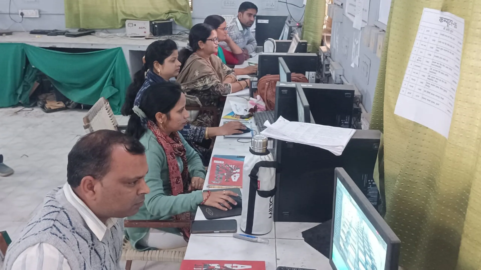 शाहजहांपुर: लापरवाही...छात्र का अग्रिम पंजीकरण नहीं किया, छूटी गई परीक्षा