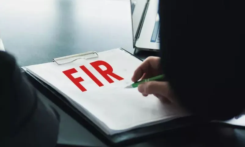 Bareilly: 1 लाख रुपये हड़पने और छेड़छाड़ करने पर फंसे वरिष्ठ डाक अधीक्षक, महिला ने कराई FIR