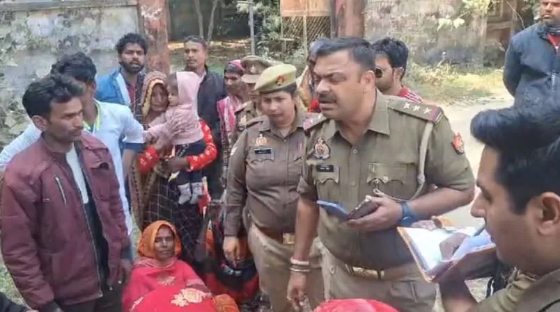 लखीमपुर खीरी: शव रखकर जाम लगाने पर मृतक के माता-पिता समेत आठ नामजद, 15 अज्ञात पर एफआईआर 