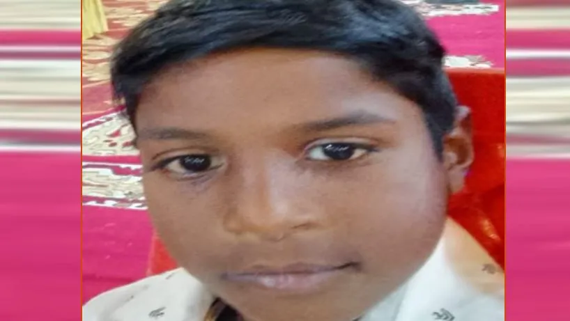 लखीमपुर खीरी: अवैध खनन कर बालू ला रहे ट्रैक्टर-ट्रॉली ने बच्चे को कुचला, मौत