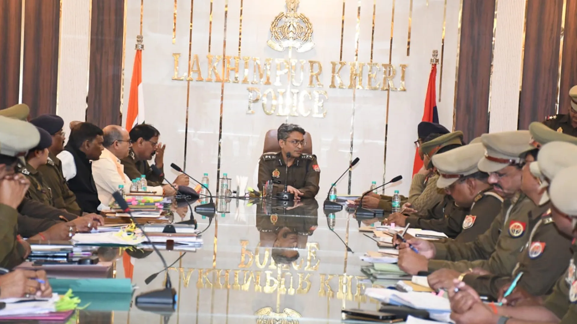 लखीमपुर खीरी: धार्मिक स्थलों पर तेज आवाज में लाउड स्पीकर बजाने को लेकर एसपी सख्त