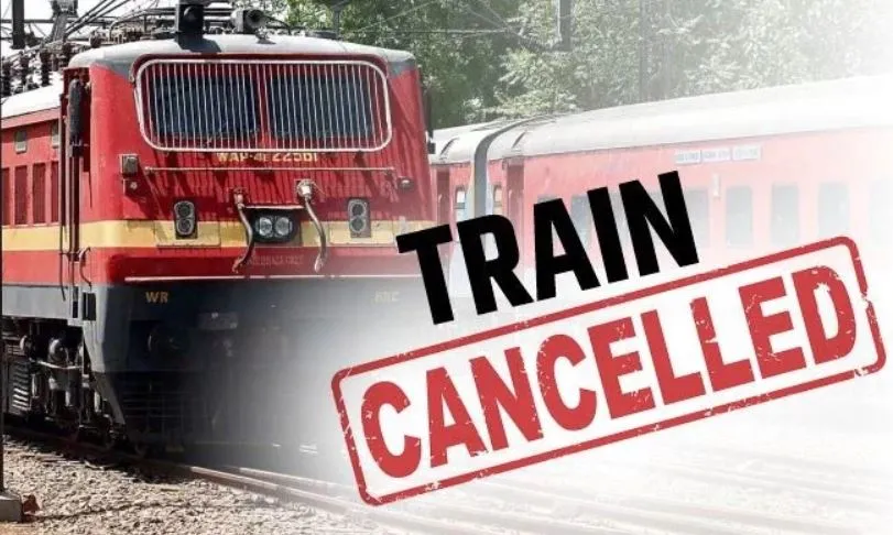 Bareilly: 12 ट्रेनें कैंसिल, यात्रियों की परेशानी बढ़ी...जानें रेलवे ने कब तक के लिए लगाई रोक?
