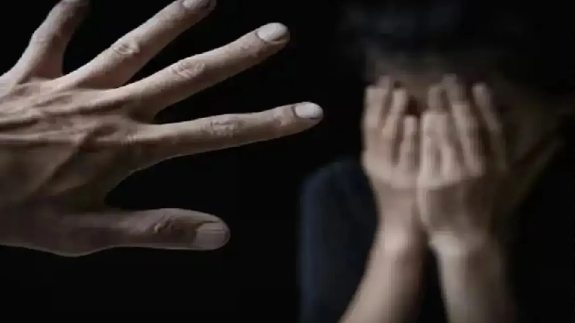 लखीमपुर खीरी : बेंगलुरु ले जाई जा रही नेपाली किशोरी को सीमा पर पकड़ा