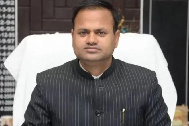 Bareilly: लापरवाही करने पर फंसे एसीएम फर्स्ट और बल्लिया के नायब तहसीलदार, डीएम ने दी चेतावनी