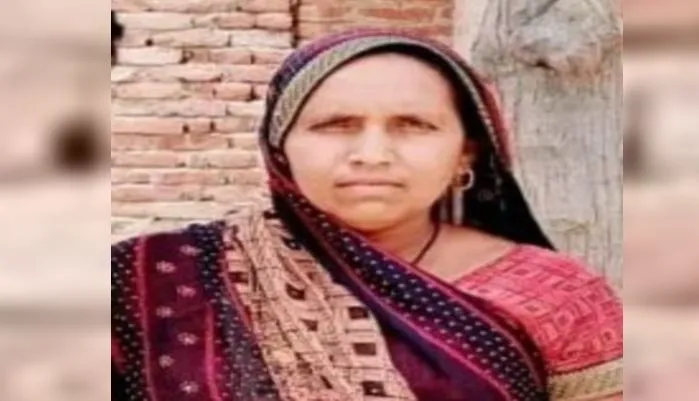 बदायूं: दूध टैंकर ने महिला को कुचला, मायके जाने के लिए सड़क कर रही थी पार