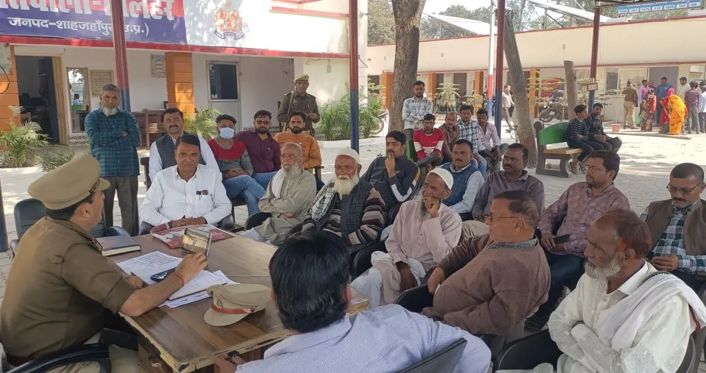 शाहजहांपुर: फिर मजार के पास निर्माण करने पहुंच गए लोग, हुआ विवाद