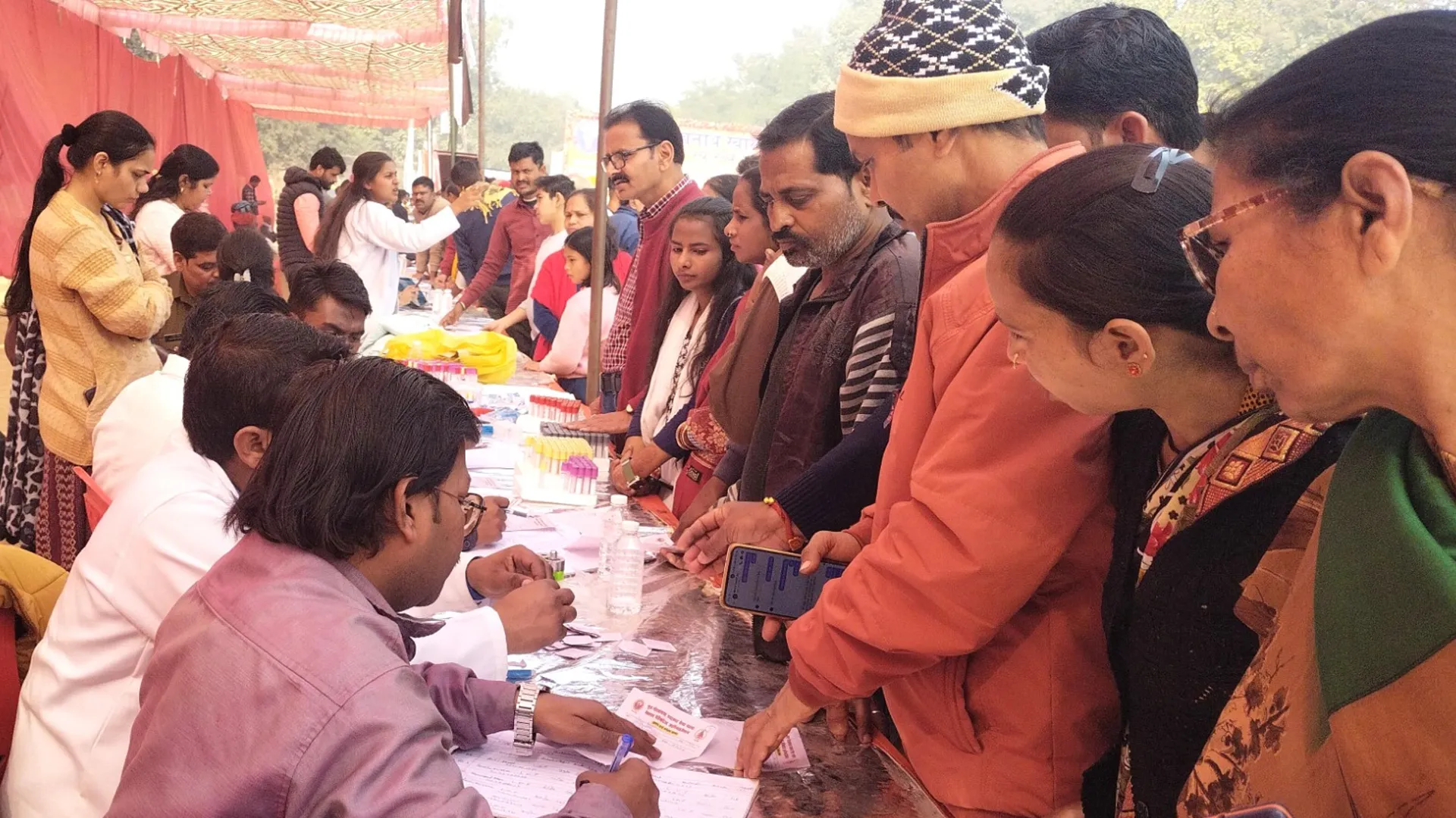 लखीमपुर खीरी: सात हजार से ज्यादा मरीजों का मेडिकल चेकअप, मुफ्त दवा भी दी गई
