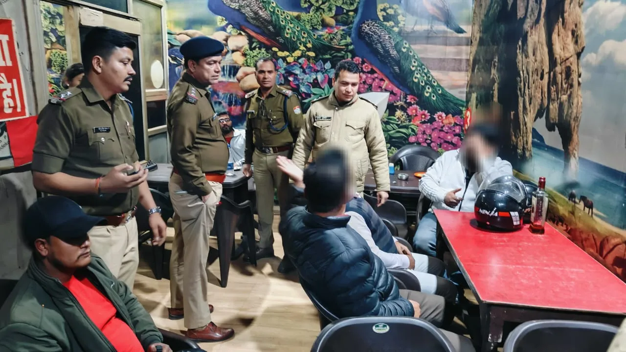 हल्द्वानी शहर में जाम छलकाते पकड़े 65 शराबी, वसूला 19 हजार जुर्माना 