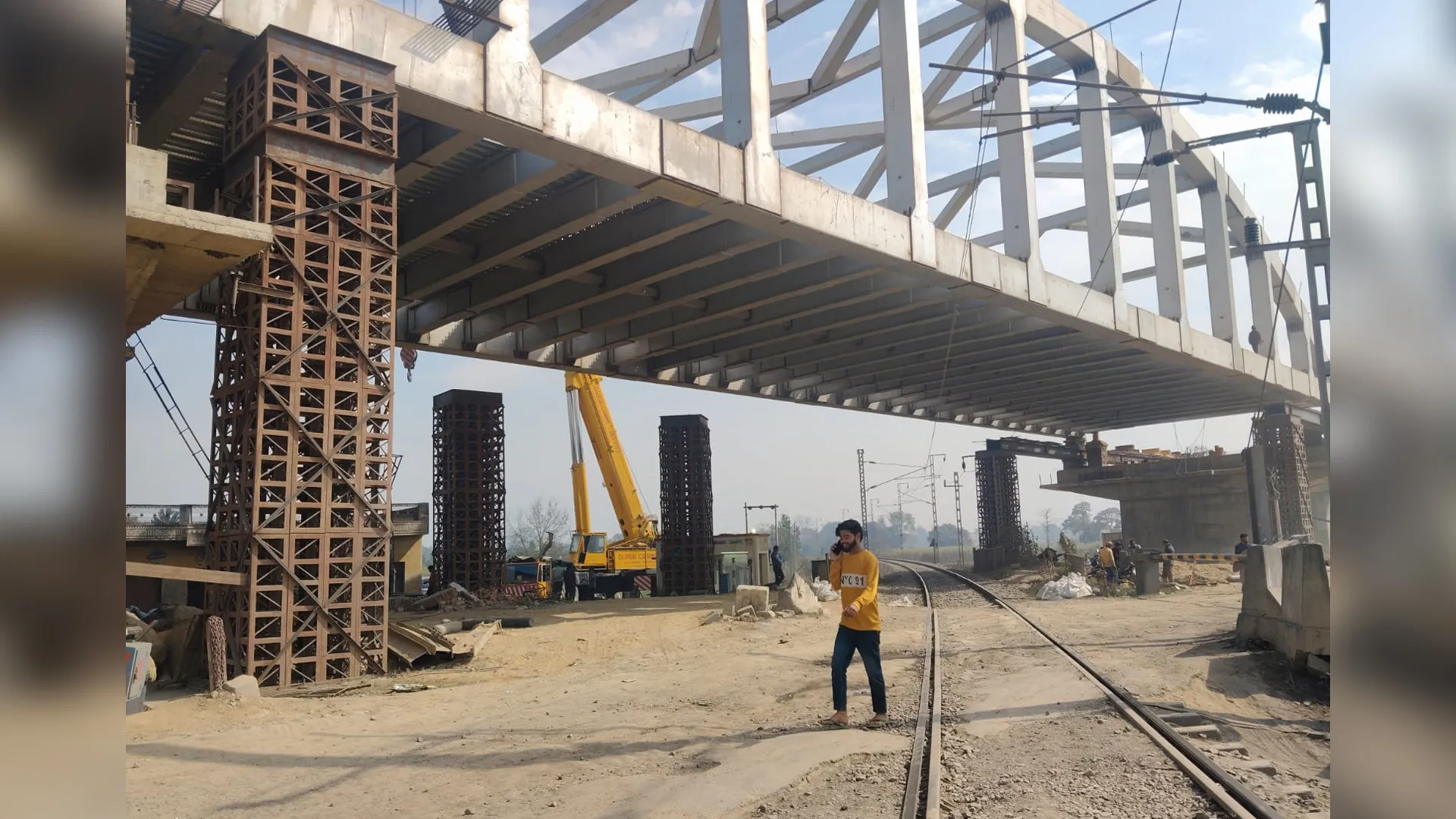 लखीमपुर खीरी: फरधान आरओबी...18 दिन और रात भी पड़े कम, 25 फरवरी तक बंद रहेगा आवागमन