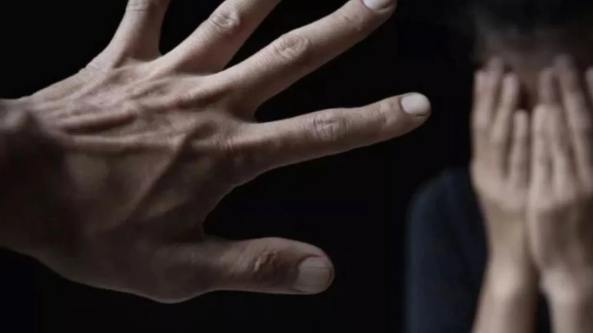 बदायूं : घर में अकेली देखकर महिला से दुष्कर्म, जान से मारने की दी धमकी