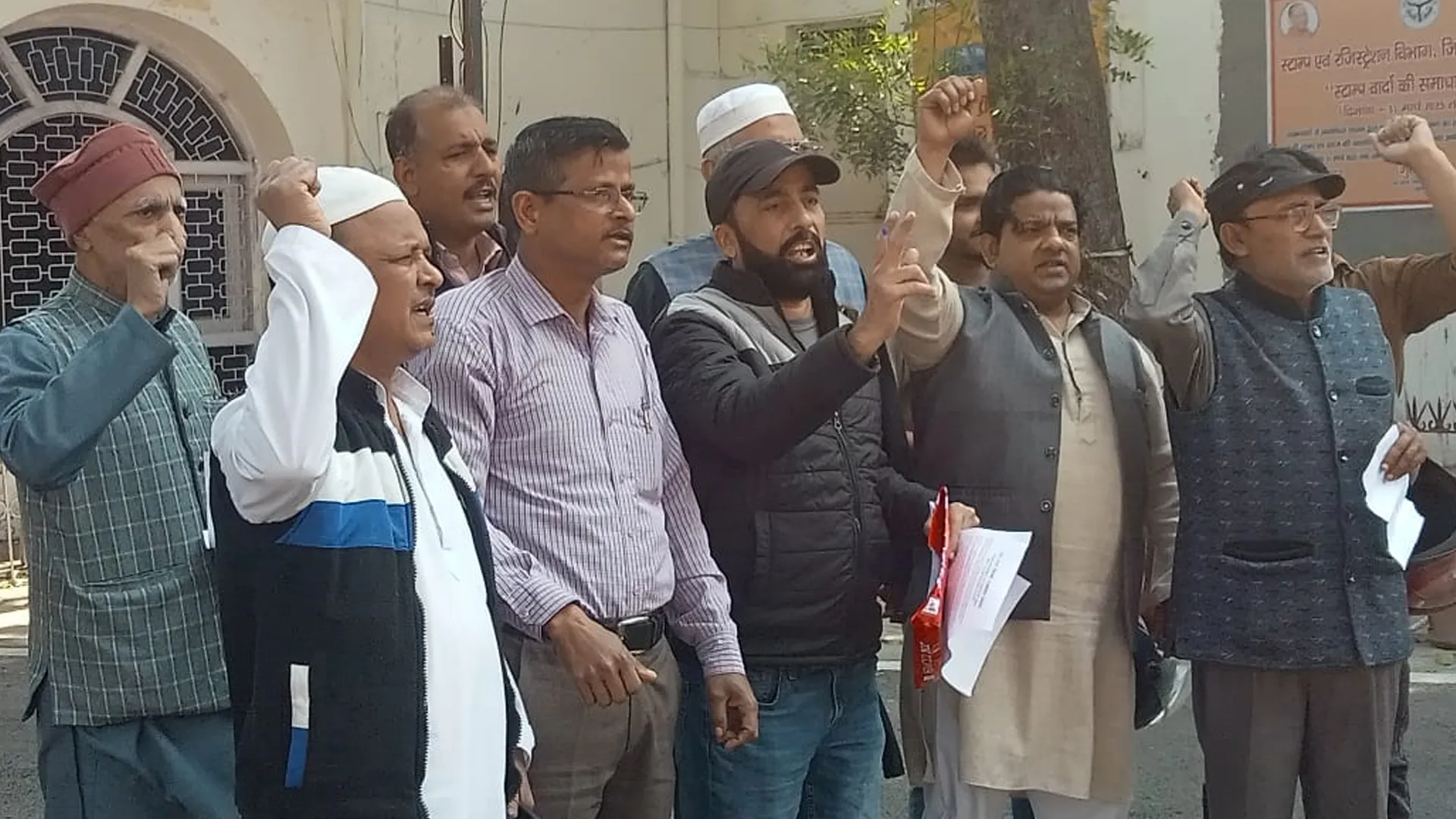 मुरादाबाद: बिजली उपभोक्ताओं की स्मार्ट मीटर और निजीकरण के खिलाफ हुंकार