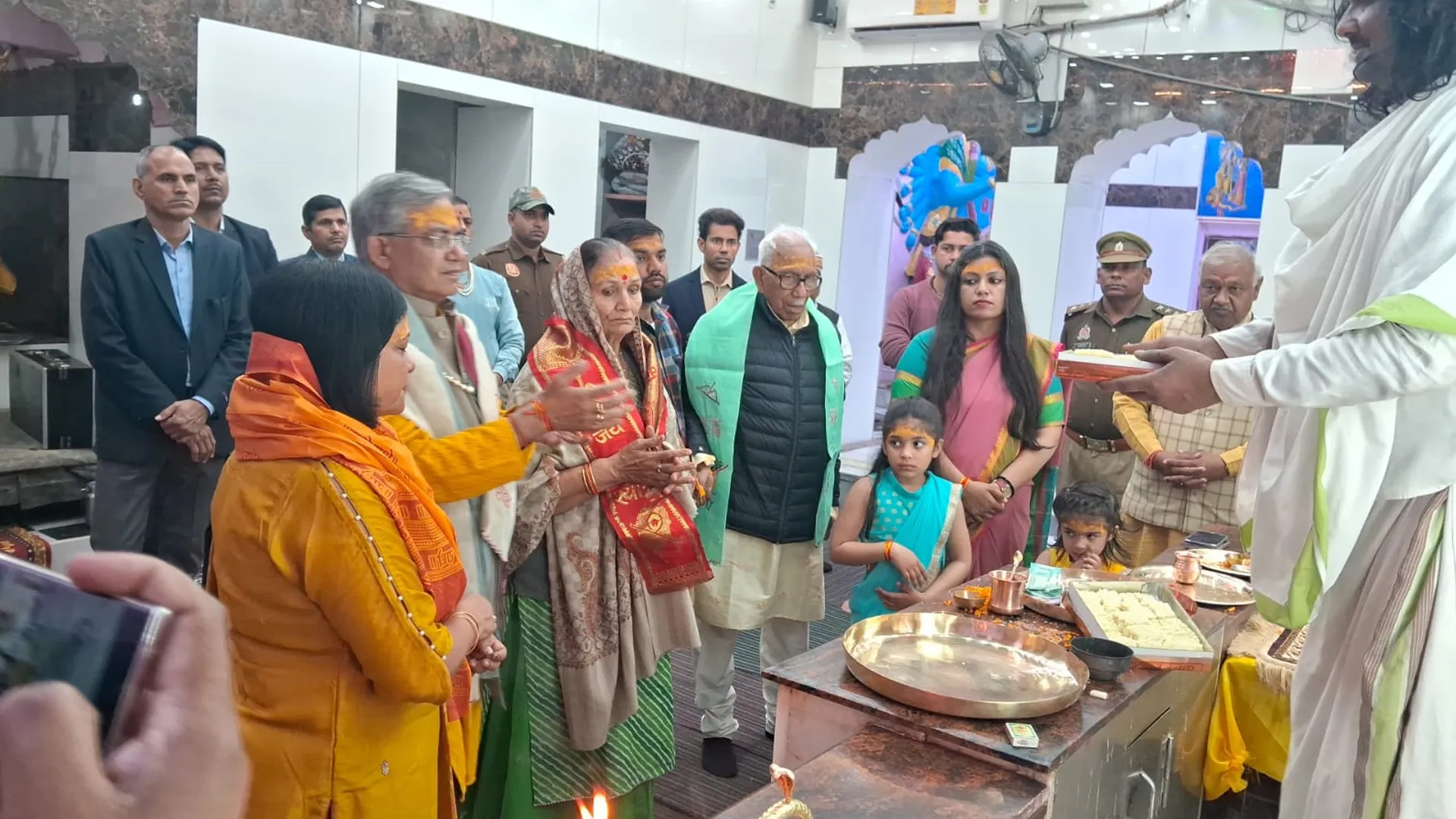 कासगंज और एटा के दौरे पर पहुंचे मुख्य चुनाव आयुक्त ने किए भगवान वराह के दर्शन