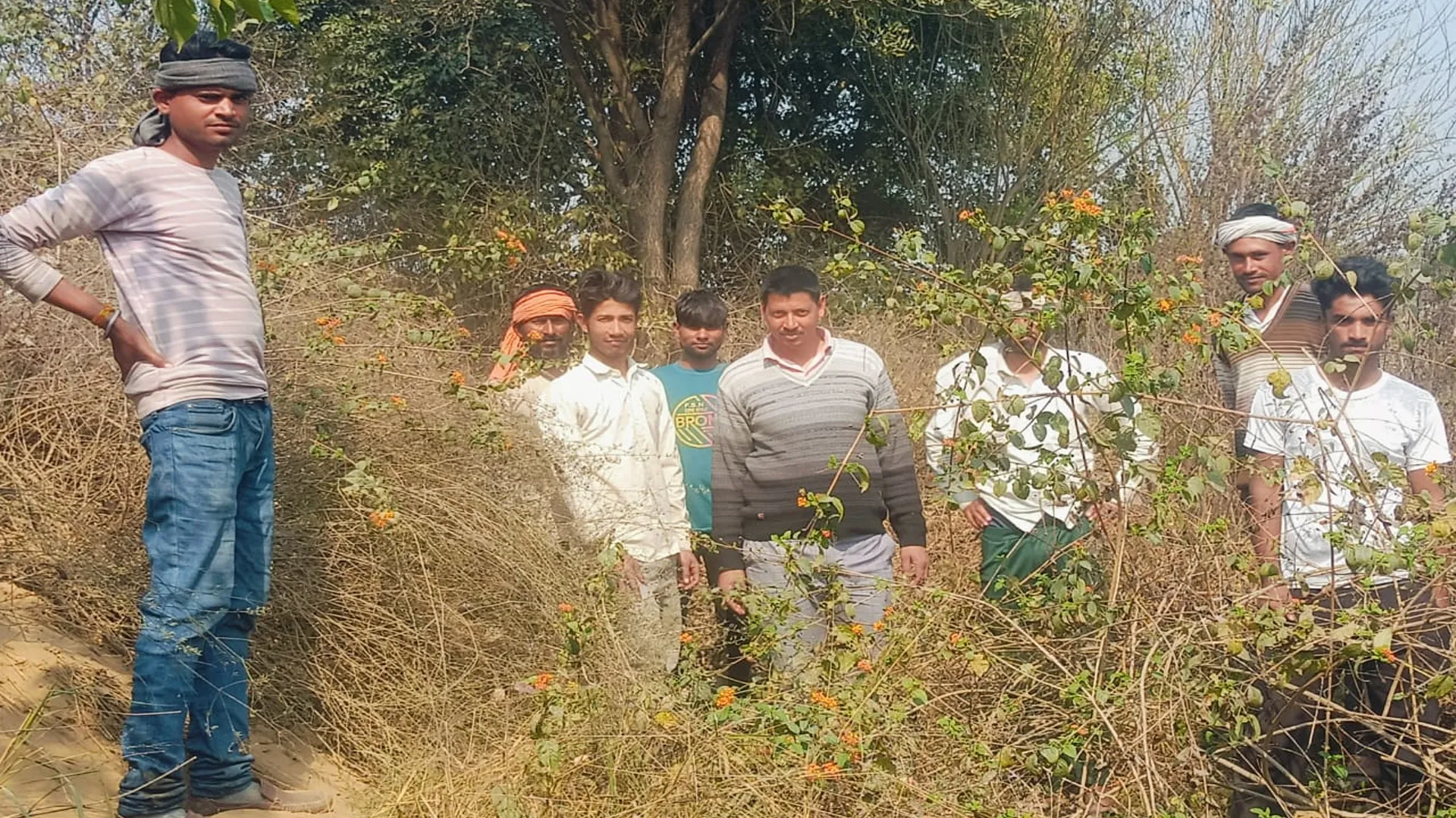 लखीमपुर खीरी: खेतों में हिंसक जीव दिखने के बाद ग्रामीणों में तेंदुआ की दहशत