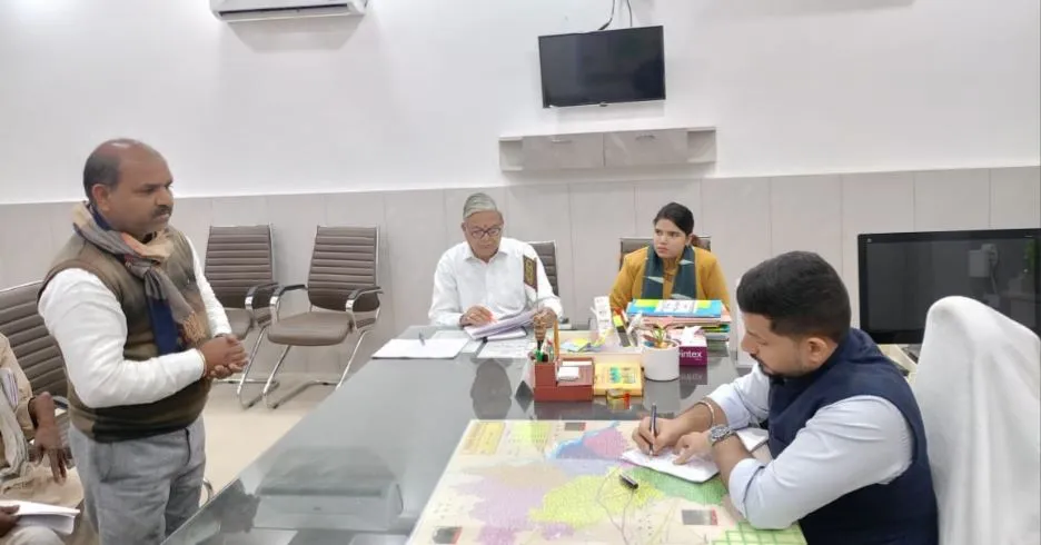बाराबंकी: डीएम की सख्ती के बाद जन शिकायतों के निस्तारण में आई तेजी