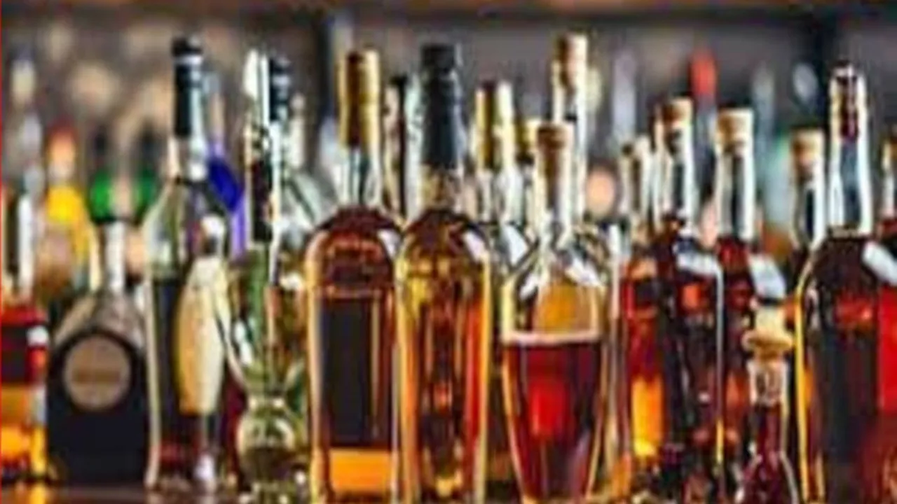 UP में शराब प्रेमियों के लिए खुशखबरी: देसी हो या विदेशी, अब सब मिलेगी एक ही जगह, आबकारी नीति में योगी सरकार ने किया बड़ा बदलाव