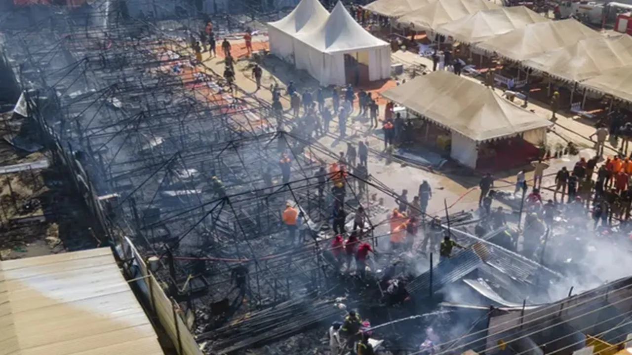 महाकुंभ: कल्पवासी के टेंट में लगी आग, दमकल कर्मियों ने पाया काबू 