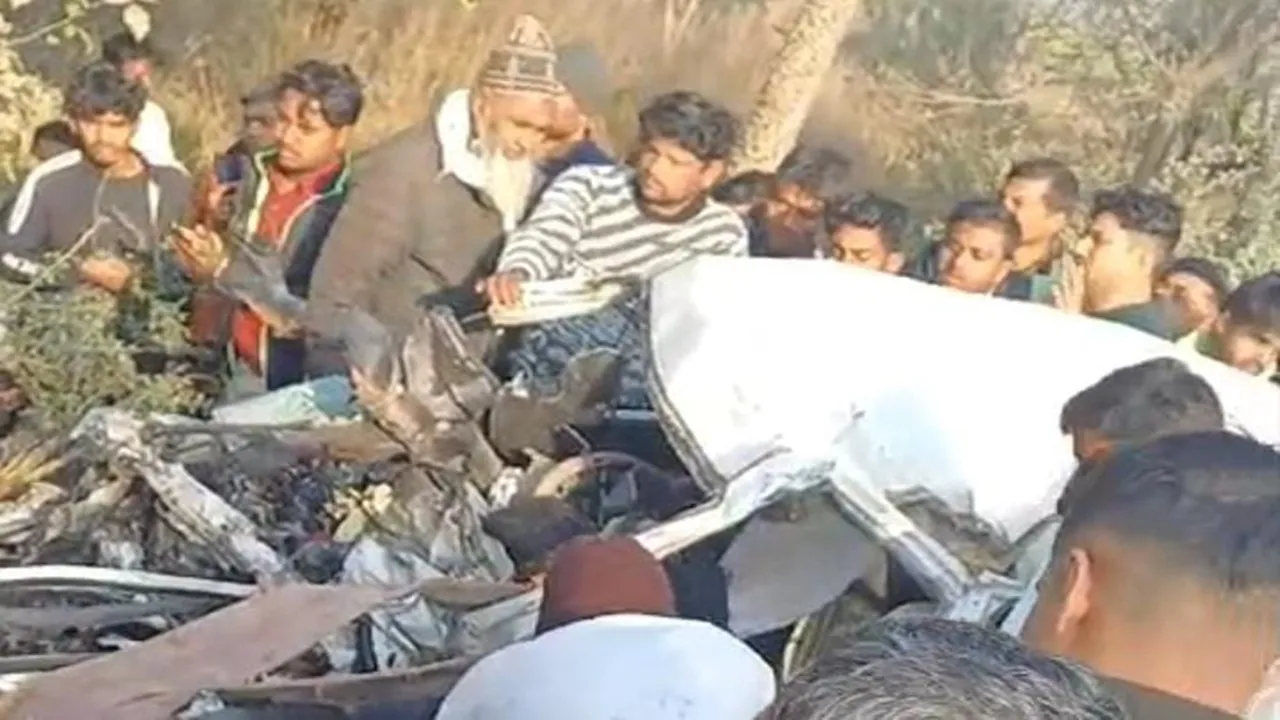 बहराइच में भीषण हादसा: कार और डंपर की टक्कर में सेना के जवान समेत एक ही परिवार के 5 लोगों की मौत, परिजनों में चीत्कार 