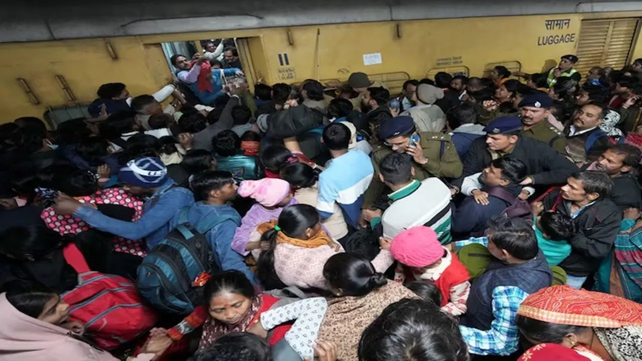 मृतकों को 10 लाख और घायलों को 2.5 लाख देगी सरकार, नई दिल्ली रेलवे स्टेशन भगदड़ के पीड़ितों के लिए मुआवजे का ऐलान 