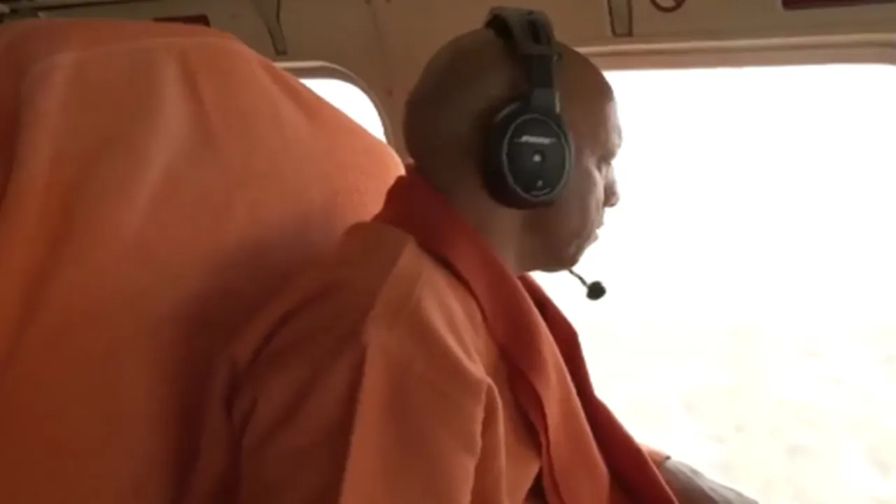 मुख्यमंत्री योगी ने महाकुंभ क्षेत्र का किया हवाई सर्वेक्षण, अब तक 52 करोड़ श्रद्धालुओं ने लगाई संगम में डुबकी 