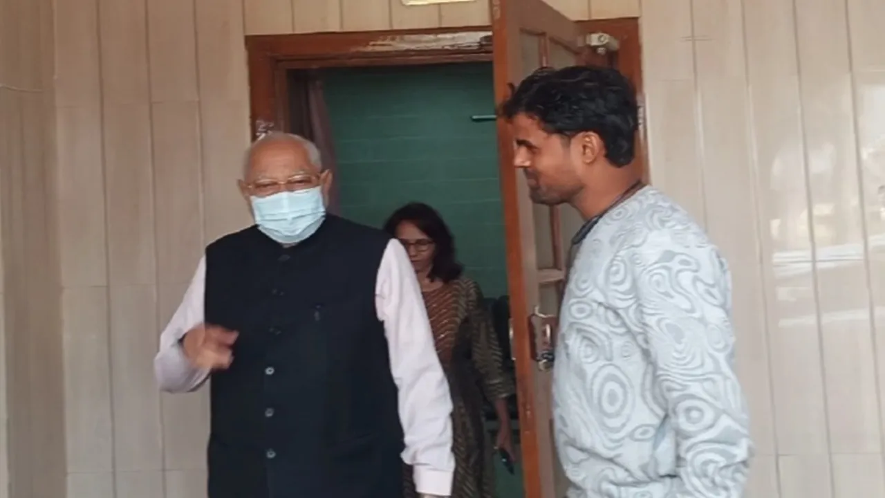 PM मोदी के छोटे भाई प्रह्लाद पहुंचे अयोध्या, हनुमानगढ़ी और रामलला का किया दर्शन-पूजन, कहा- यहां युवाओं के लिए रोजगार का बड़ा अवसर