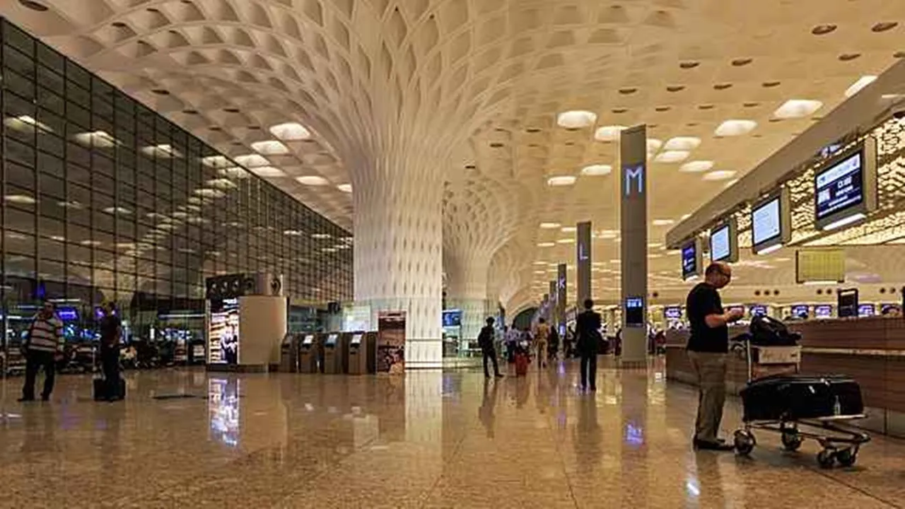 Mumbai Airport पर 50 करोड़ से अधिक मूल्य की ‘चरस’, सोना, हीरे जब्त, आठ आरोपी गिरफ्तार