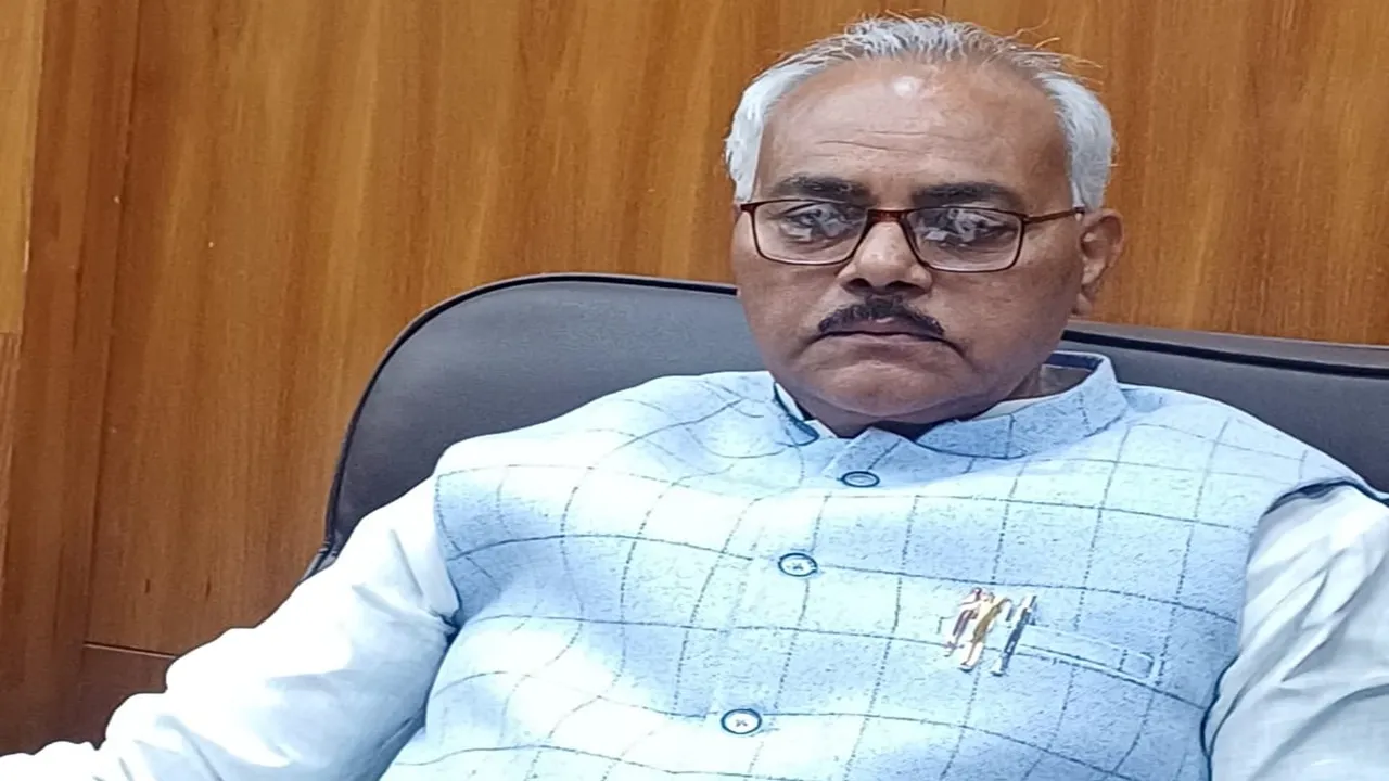 नेता विरोधीदल लाल बिहारी यादव को पीठ के निर्देश पर मार्शलों ने सदन से किया बाहर, जानें वजह