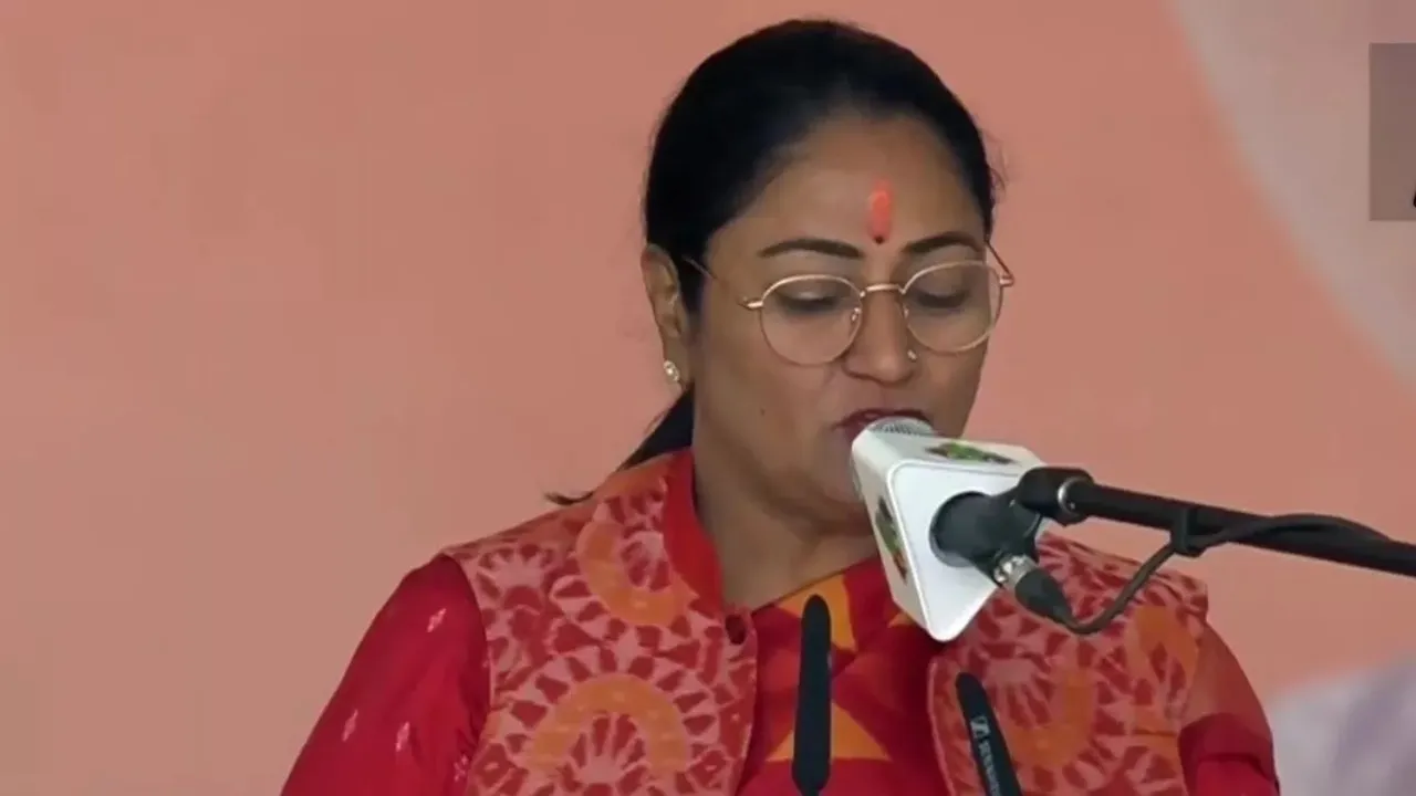 Delhi CM: रेखा गुप्ता बनीं दिल्ली की नौवीं मुख्यमंत्री, प्रवेश वर्मा समेत 6 विधायकों ने ली मंत्री पद की शपथ, योगी ने दी बधाई  