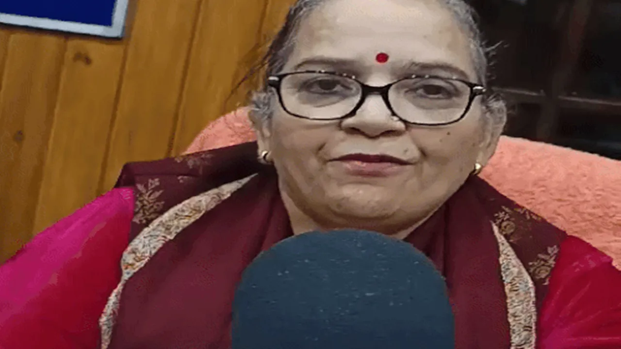 Lucknow: 9 मिनट फोन नहीं उठा तो कॉल सेंटर पहुंच गईं महापौर... दो ऑपरेटरों पर दिया कार्रवाई का आदेश