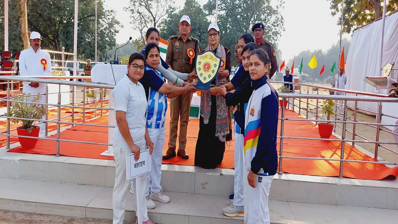 अंतर्जनपदीय तीरंदाजी प्रतियोगिता में बहराइच रहा अव्वल, बोलीं डीएम- खेल के मैदान हमें हारकर जीतने की देते हैं सीख