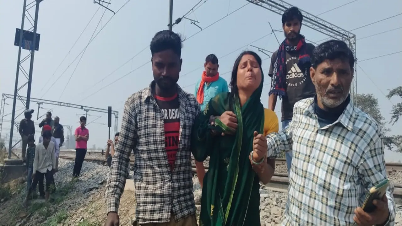 बहराइच: युवक ने रेलवे लाइन के किनारे खड़ी की साइकिल, ट्रेन के आगे कूद कर दी जान, परिवार में मचा कोहराम