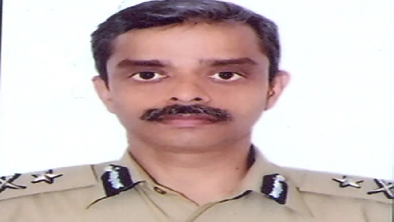 जानिए कौन सीनियर आईपीएस अफसर आशीष गुप्ता? रिटारमेंट से दो साल पहले मांगा वीआरएस