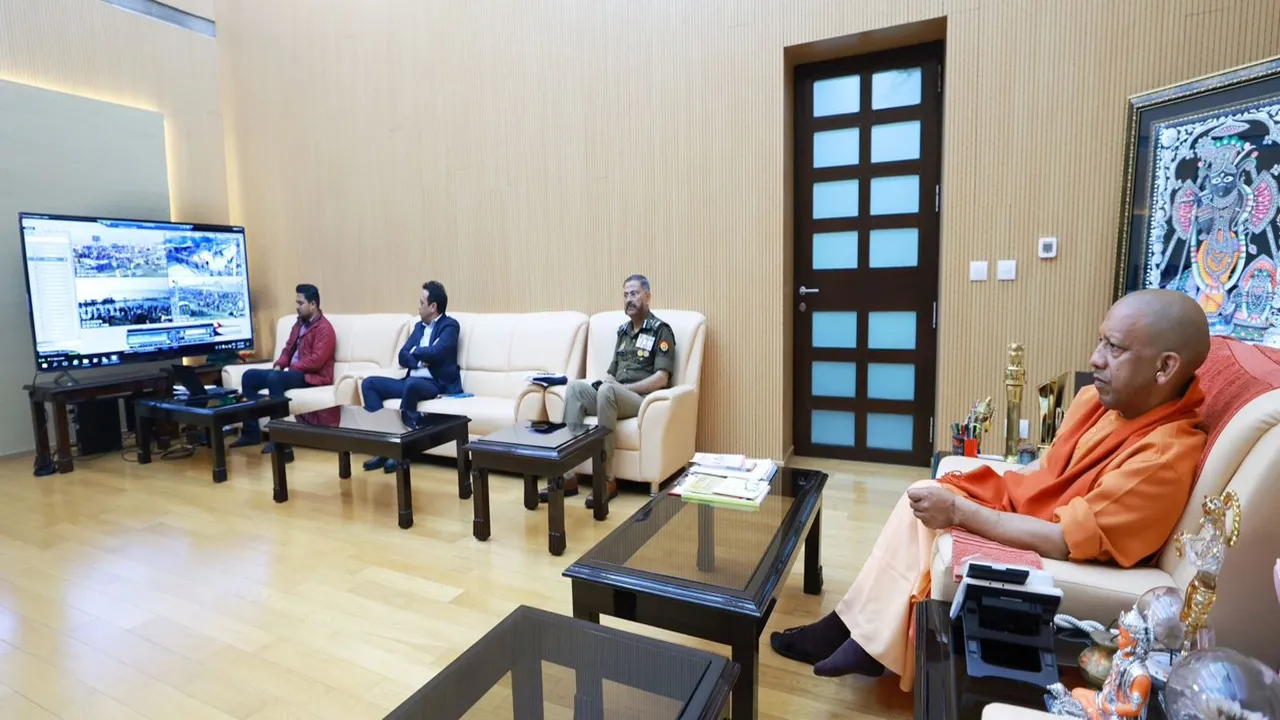 महाकुंभ: बसंत पंचमी पर श्रद्धालुओं की अमृत स्नान जारी, तड़के तीन बजे से ही वॉर रूम में सीएम योगी, पल पल की लेते रहे अपडेट
