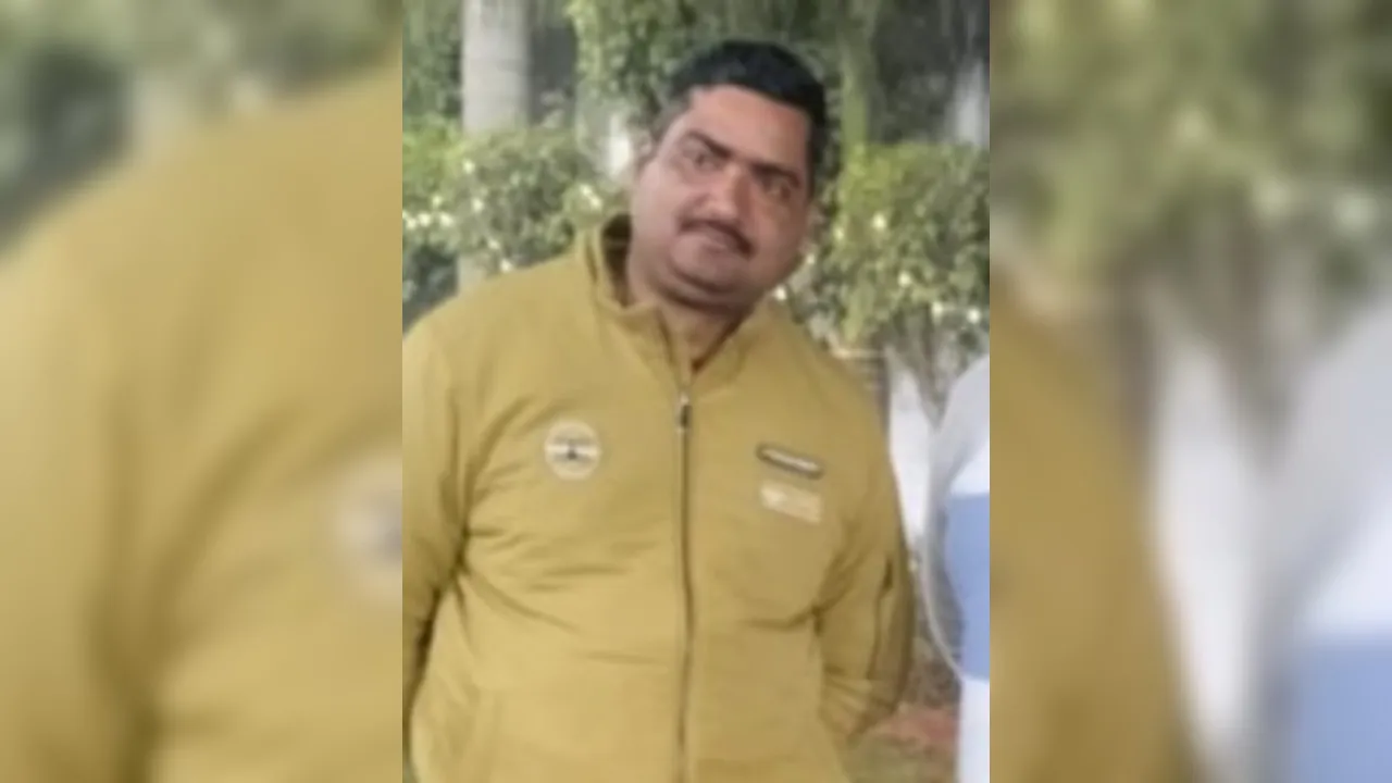 Fatehpur में पुलिसकर्मी की मौत: सड़क किनारे खड़े ट्रक से टकराई बाइक, पुलिस विभाग में शोक की लहर