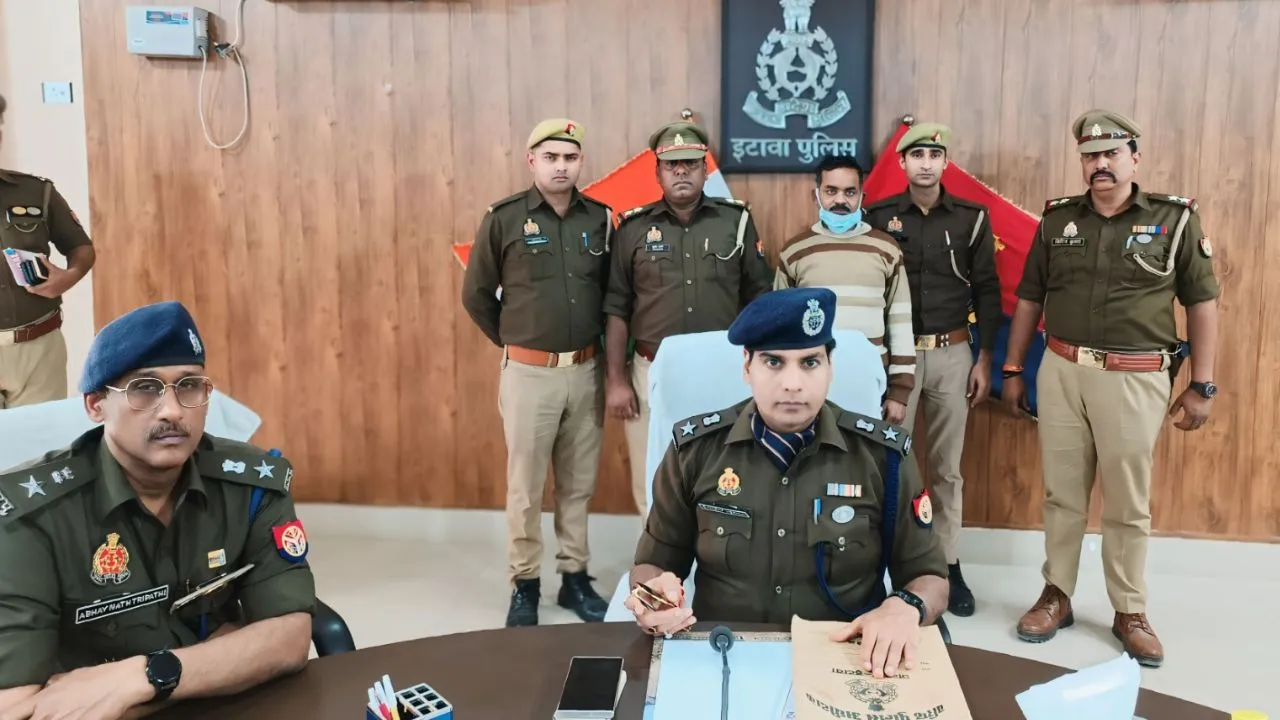 इटावा में एक करोड़ आठ लाख की ठगी करने वाला आरोपी गिरफ्तार: पहले खेती, फिर घर बिकवाकर की थी धोखाधड़ी...