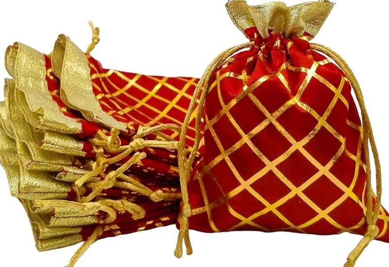 मुरादाबाद : दुल्हन के जेवरात और कपड़ों से भरा बैग लेकर फरार हुआ ई-रिक्शा चालक, पुलिस खंगाल रही सीसीटीवी