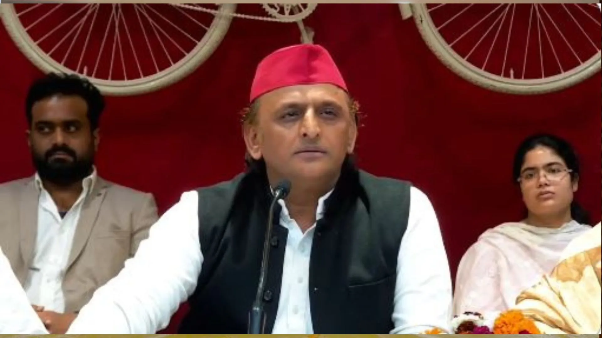 UP News: सपा प्रमुख अखिलेश यादव ने महाकुंभ को लेकर सरकार से की ये बड़ी मांग