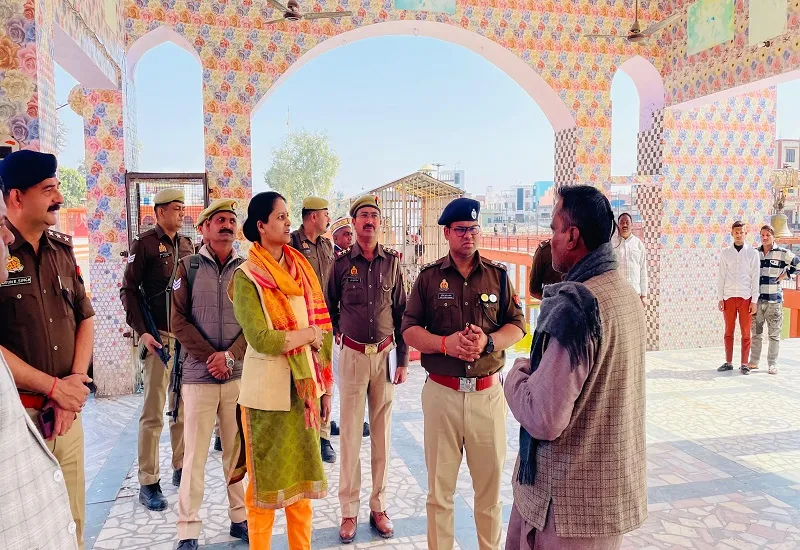 अमरोहा : प्रमुख शिव मंदिरों का डीएम-एसपी ने लिया जायजा, कहा-महाशिवरात्रि पर श्रद्धालुओं को ना हो कोई परेशानी 
