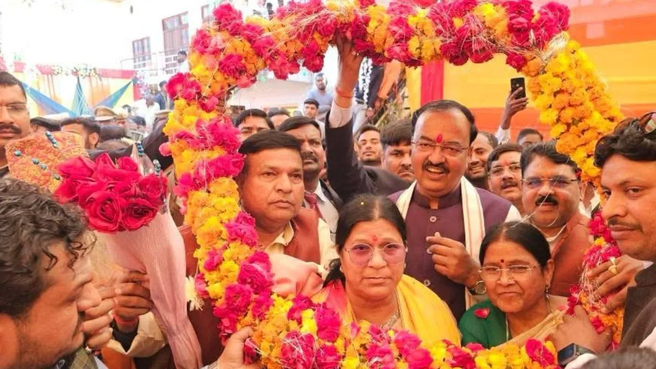 इटावा में केशव प्रसाद माैर्य बोले- अखिलेश यादव कर रहे घटिया राजनीति...जहां भी होता अपराध, सपा के लोग शामिल निकलते