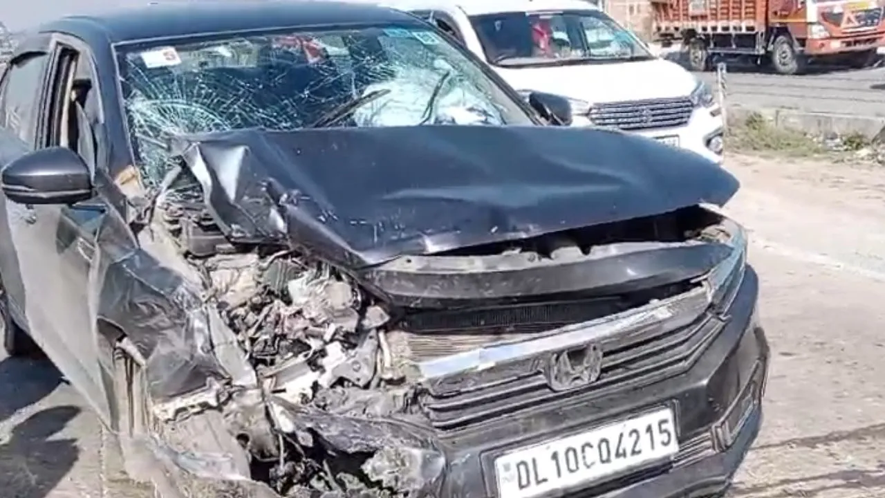Fatehpur में तेज रफ्तार तीन कारें आपस में टकराई: तीन घायल, महाकुंभ स्नान के बाद लौट रहे थे श्रद्धालु...