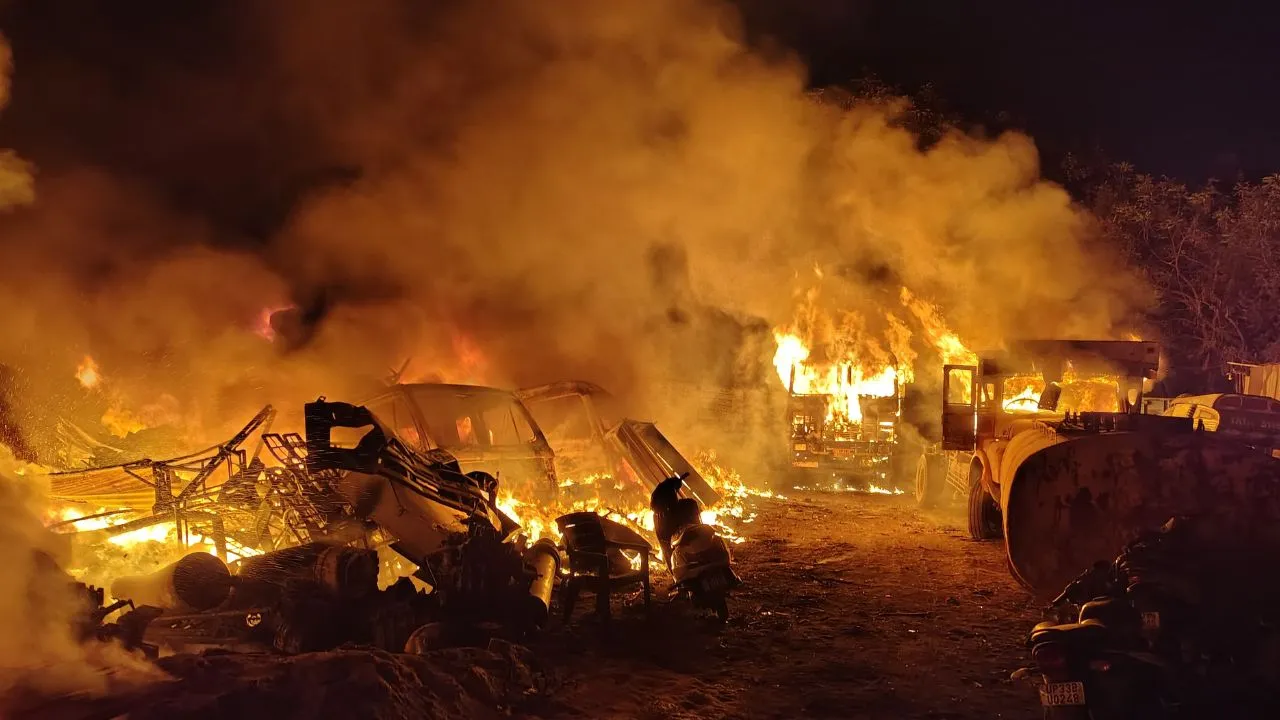 Fazalganj Fire 1 Kanpur